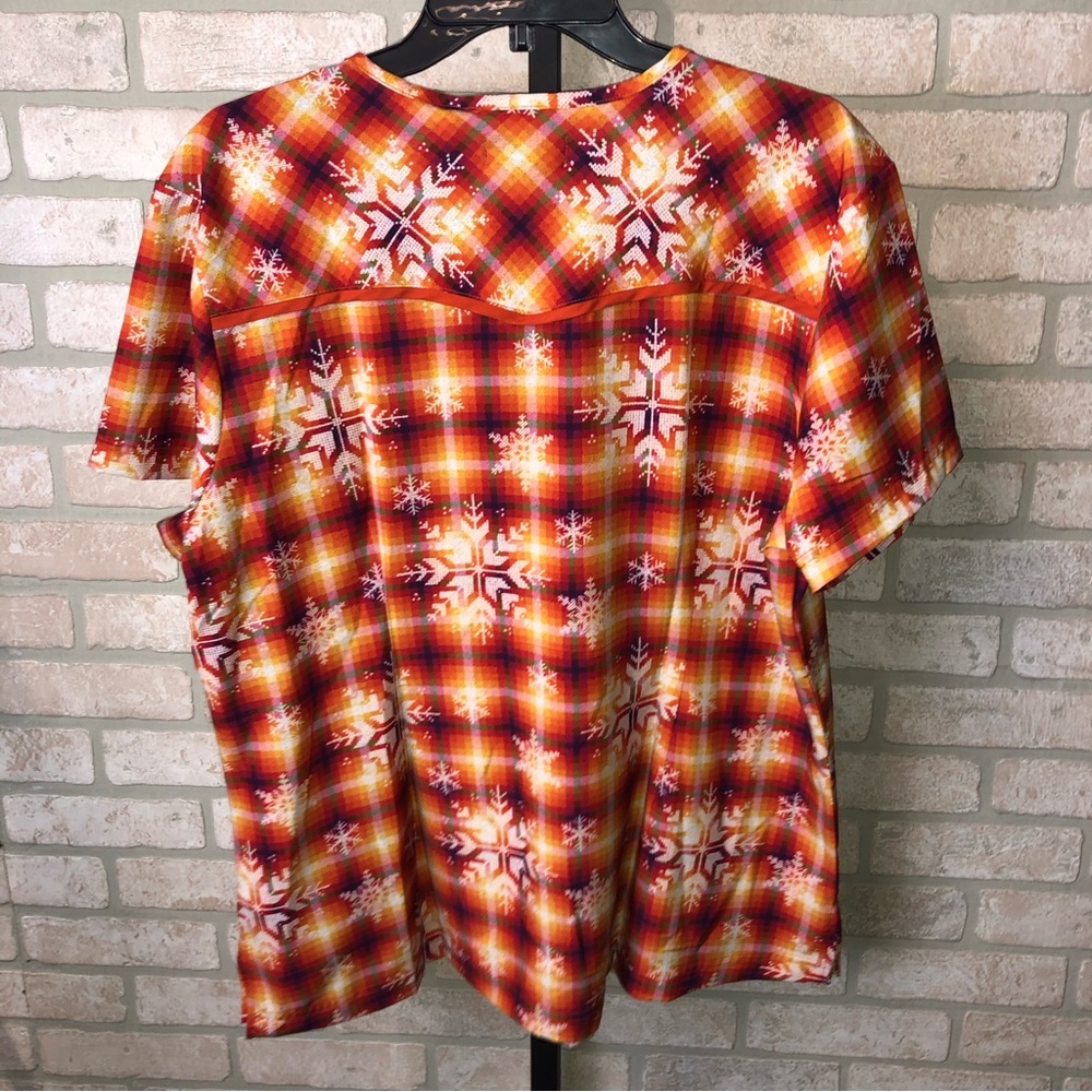 NWT Planet Koi orange plaid snowflake pattern short sleeve scrub top - Picture 6 of 11
